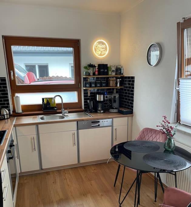 Cozy Wilkipartment Bis 4 Pers - Hund - Netflix - Wlan - Wintergarten - Coffeebar - Popcorn Verl Buitenkant foto